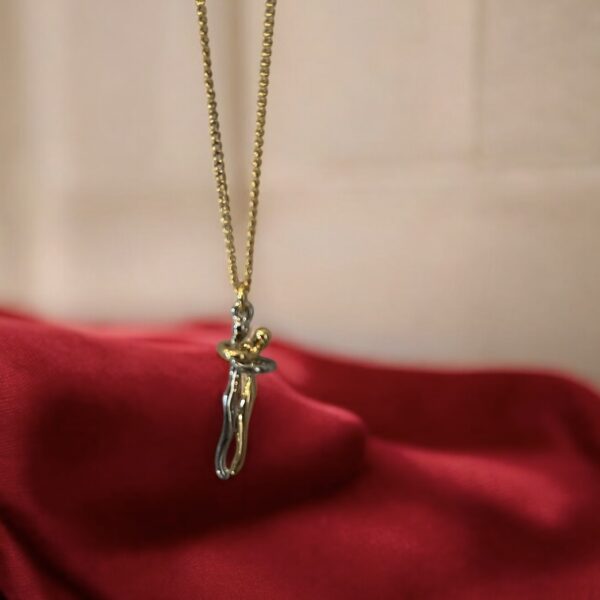 Hug Necklace